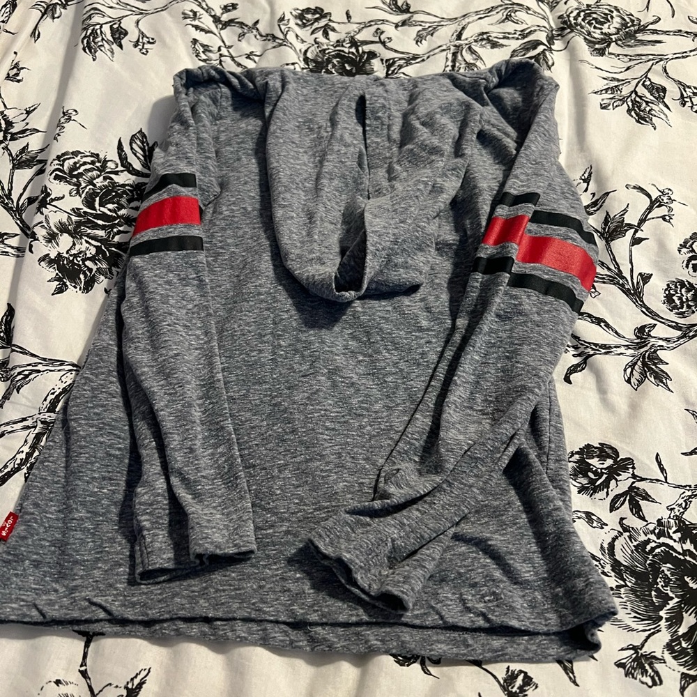 💕🌼 Boys Levi’s hooded T-shirt boys small - Picture 3 of 3